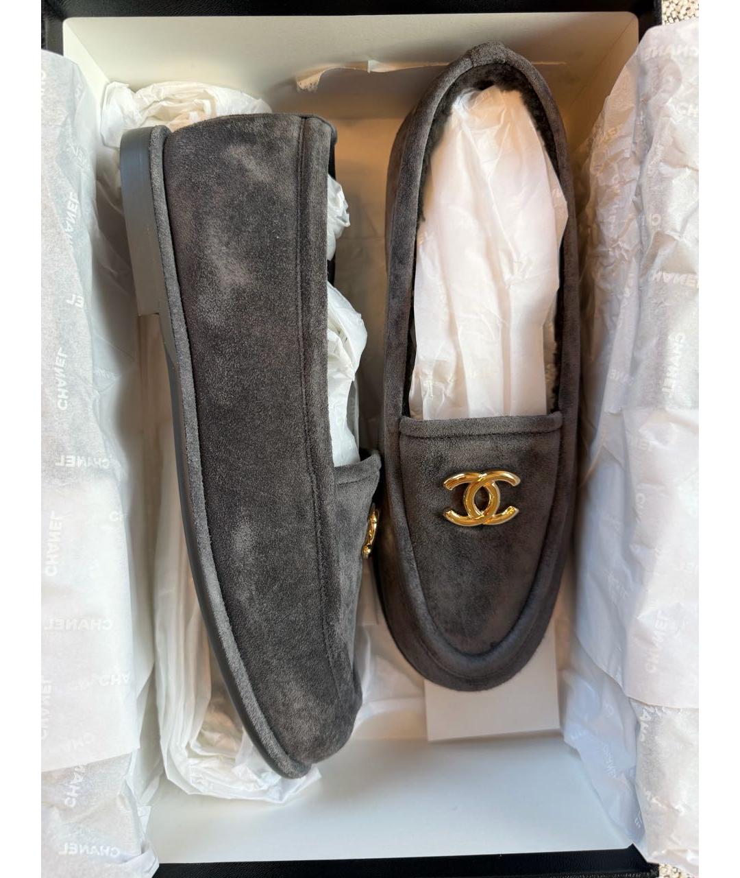 CHANEL Антрацитовые замшевые мокасины, фото 5