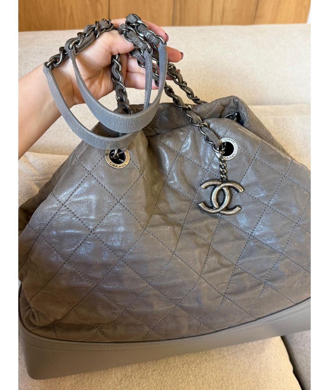 CHANEL Серая кожаная сумка тоут, фото 3