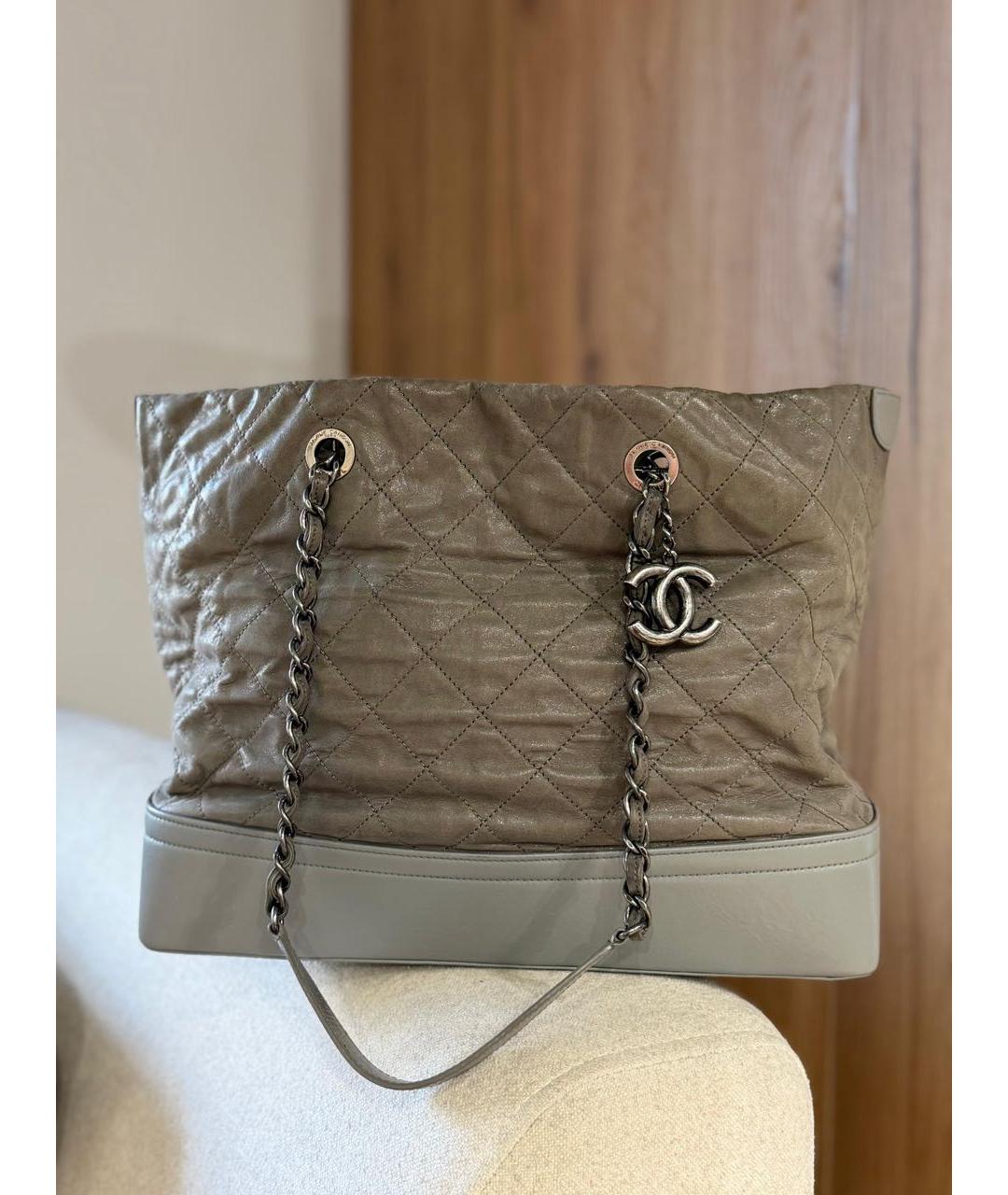 CHANEL Серая кожаная сумка тоут, фото 2
