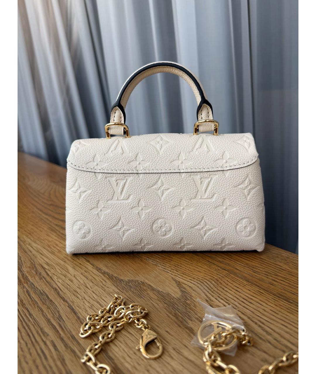 LOUIS VUITTON Белая кожаная сумка с короткими ручками, фото 4