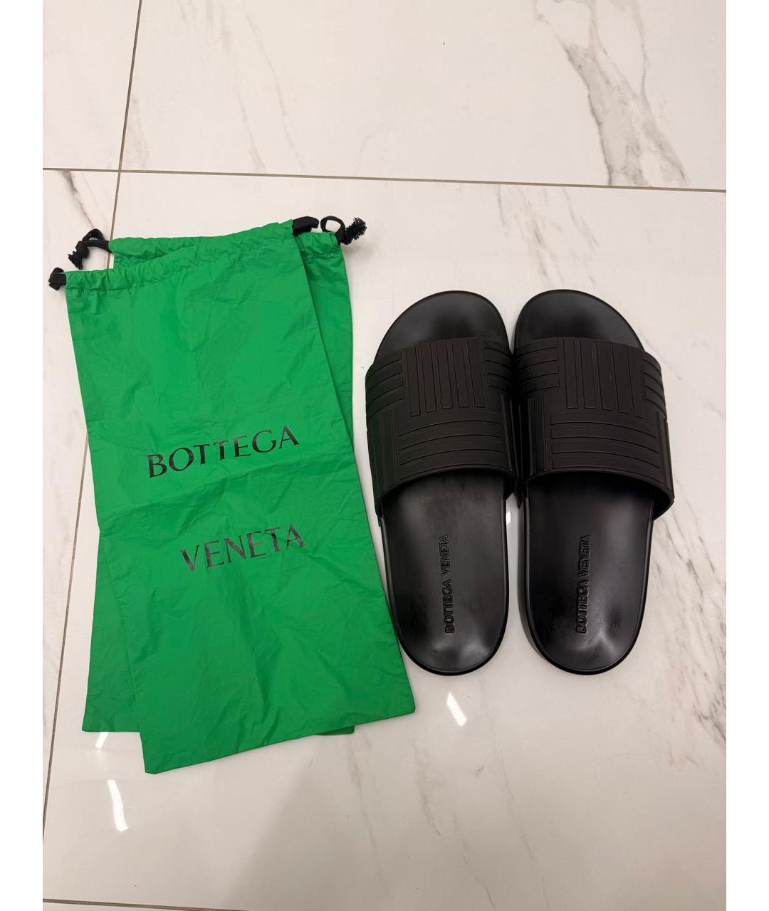 BOTTEGA VENETA Черные резиновые шлепанцы, фото 3