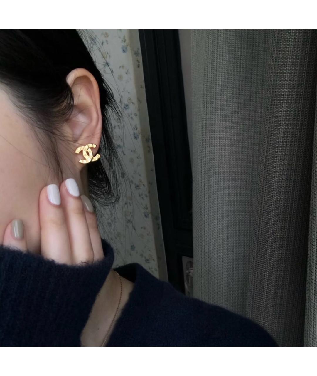 CHANEL Золотые серьги, фото 2