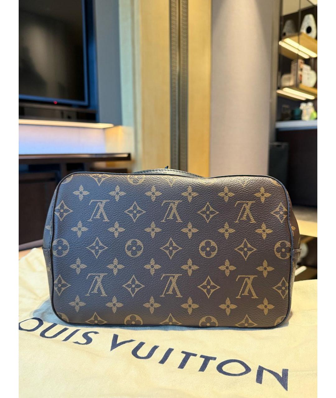 LOUIS VUITTON Черная кожаная сумка тоут, фото 5
