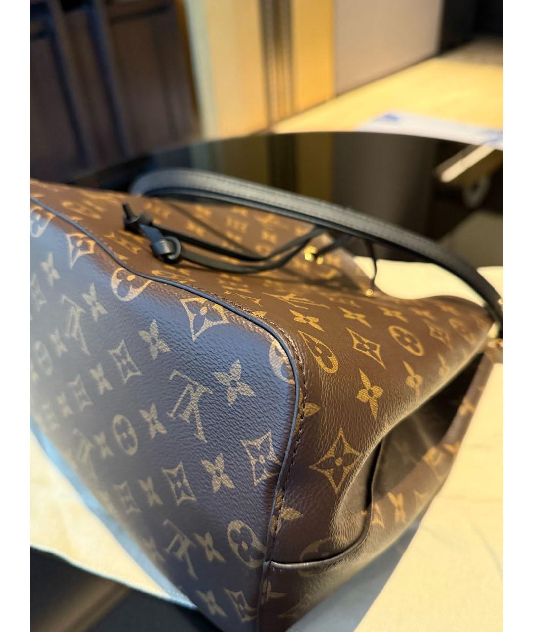 LOUIS VUITTON Черная кожаная сумка тоут, фото 6