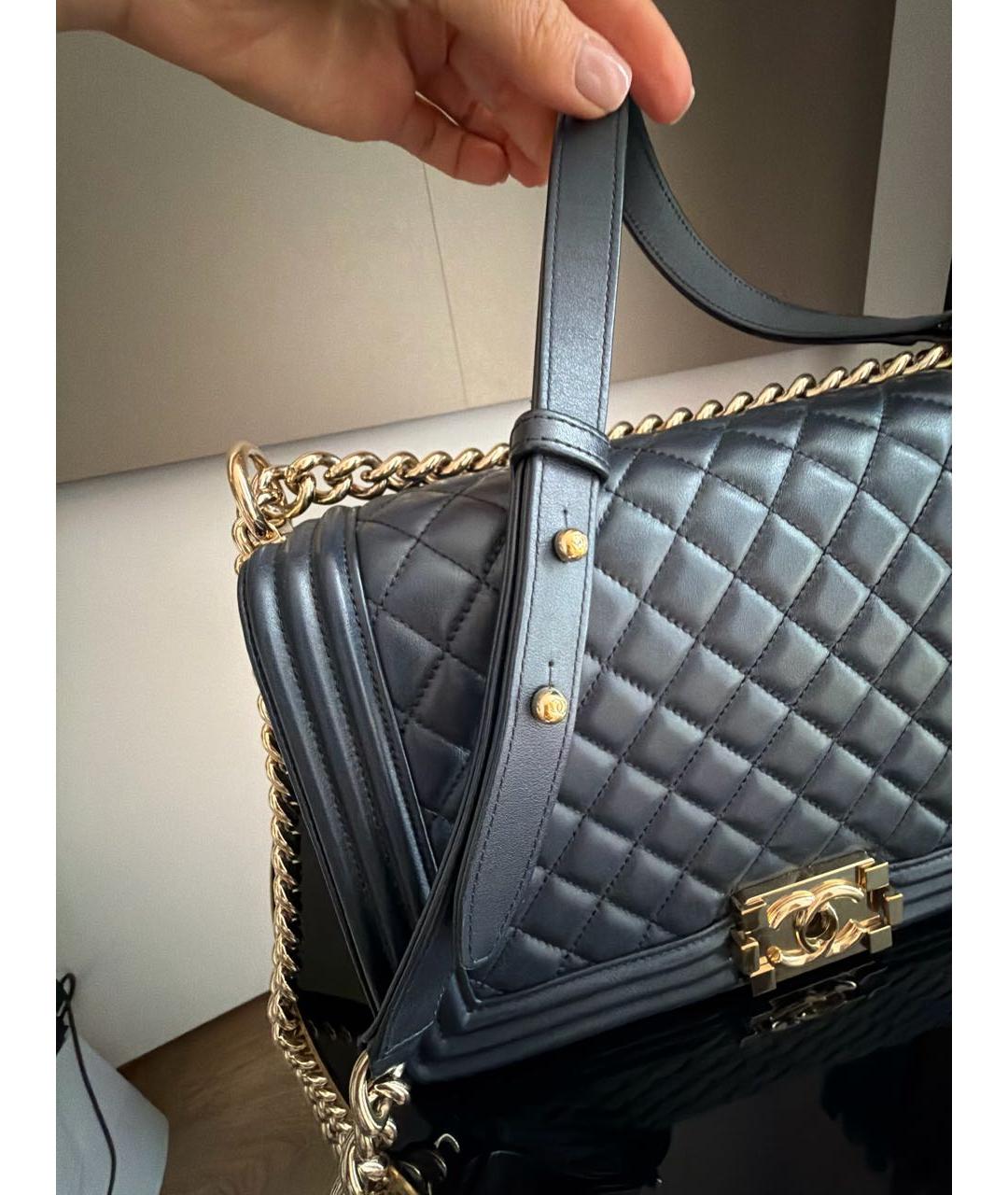 CHANEL Темно-синяя кожаная сумка через плечо, фото 5