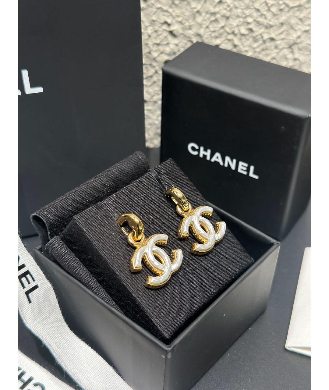 CHANEL Белые серьги, фото 4