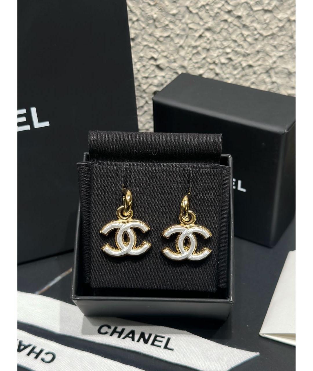 CHANEL Белые серьги, фото 3