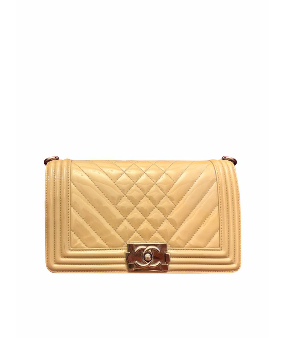 CHANEL Бежевая сумка через плечо из лакированной кожи, фото 1