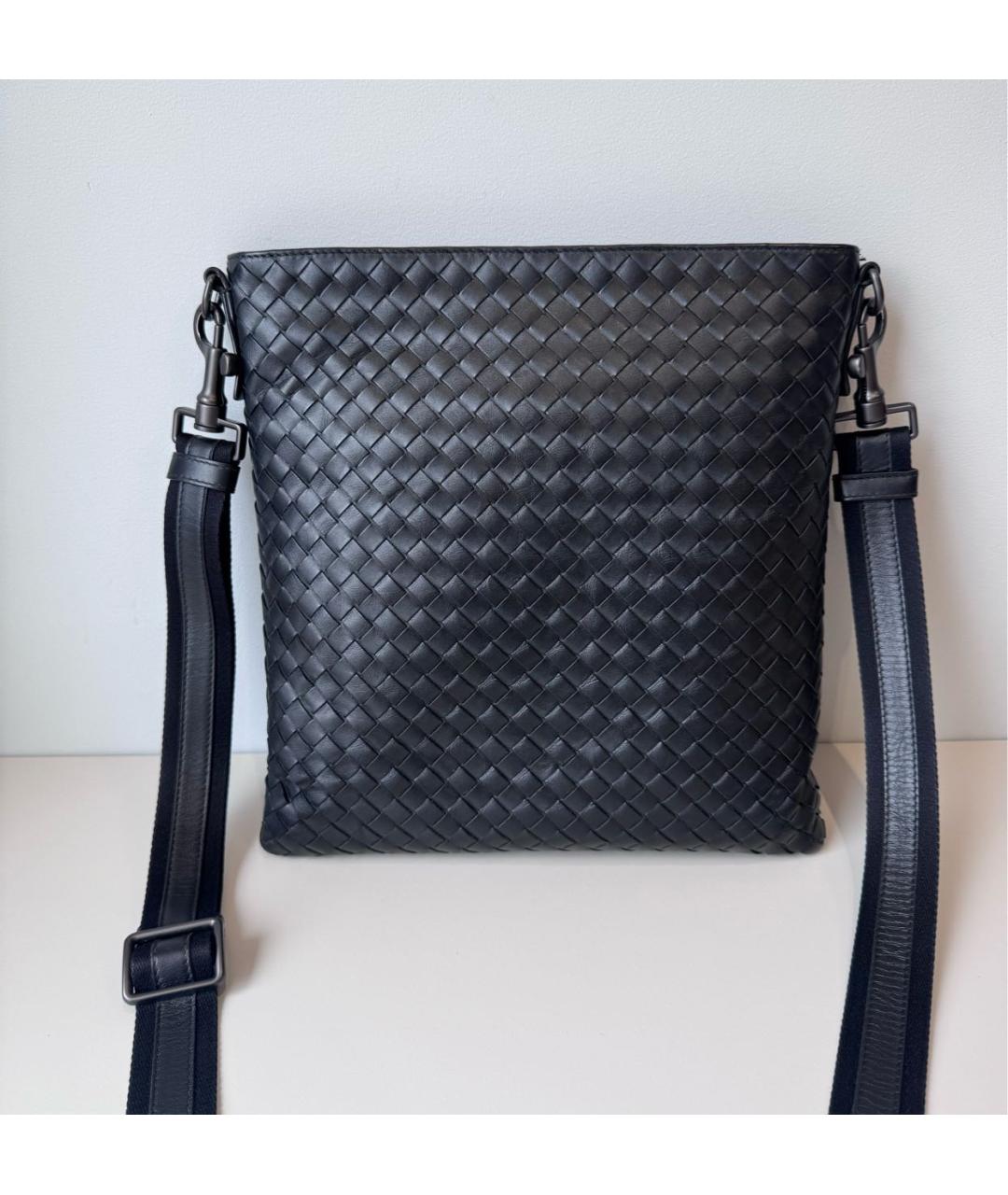 BOTTEGA VENETA Черная кожаная сумка на плечо, фото 2