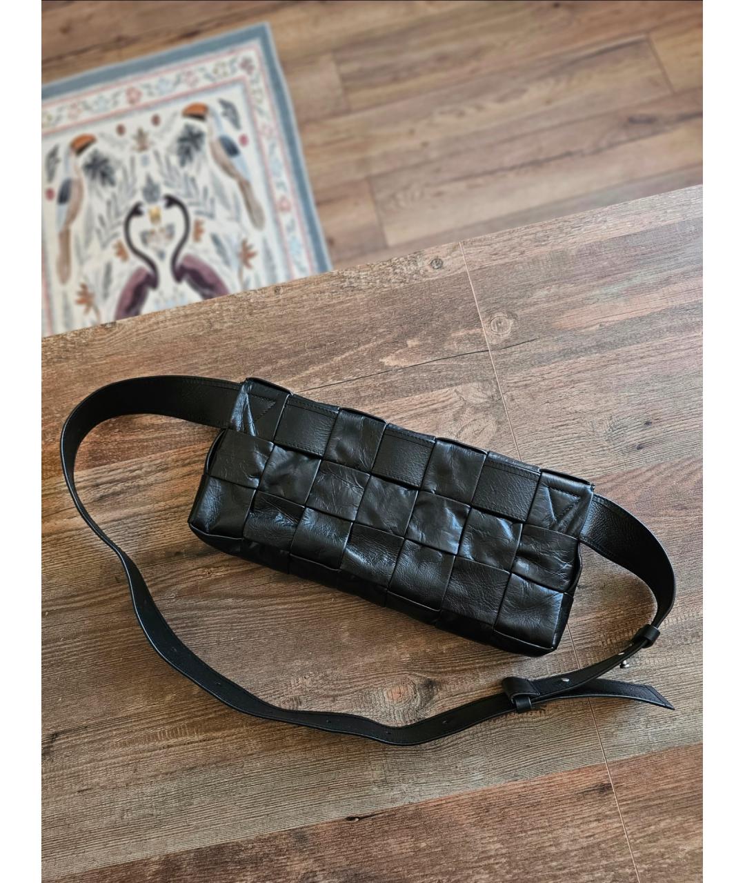 BOTTEGA VENETA Черная кожаная сумка на плечо, фото 6