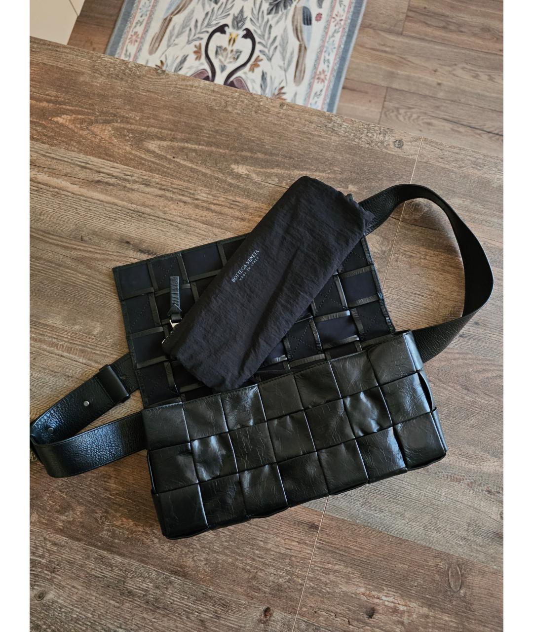 BOTTEGA VENETA Черная кожаная сумка на плечо, фото 2