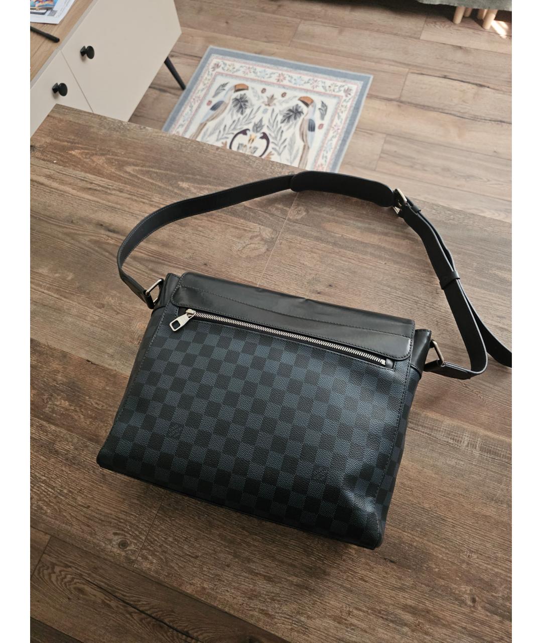 LOUIS VUITTON Черная кожаная сумка на плечо, фото 3