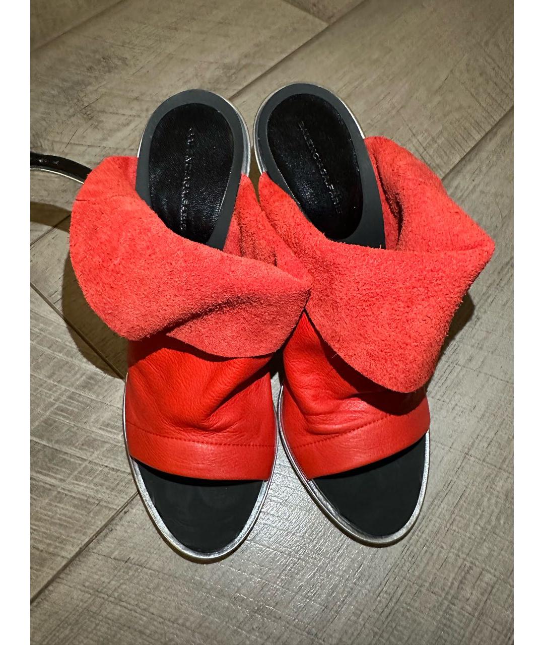 BALENCIAGA Красные кожаные босоножки, фото 4