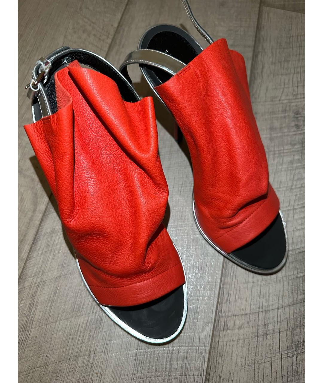 BALENCIAGA Красные кожаные босоножки, фото 3