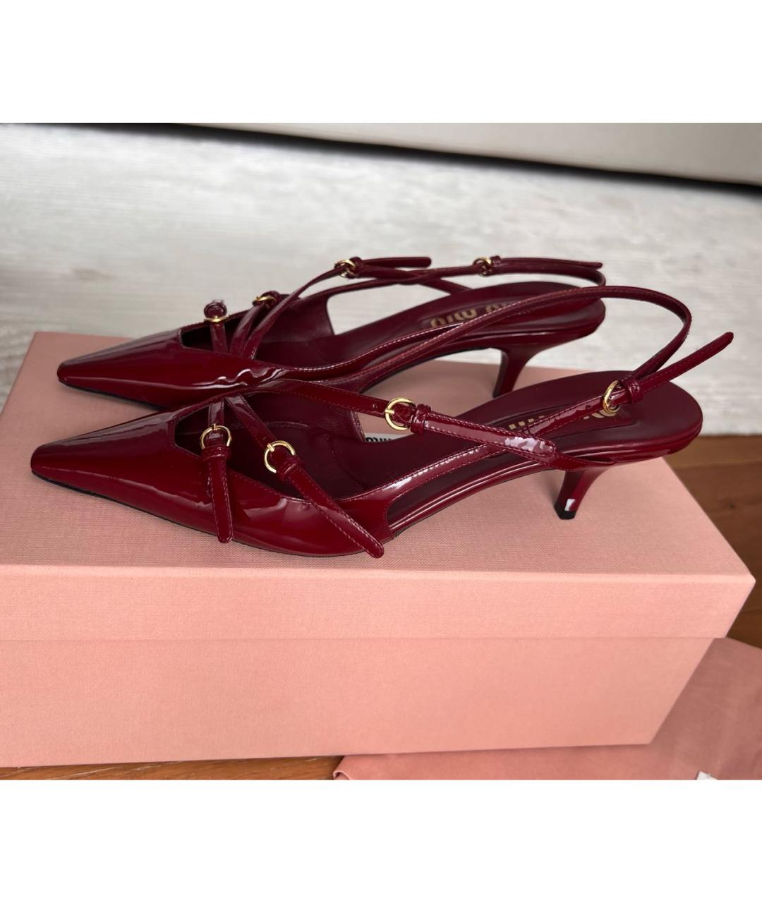 MIU MIU Бордовые мюли из лакированной кожи, фото 9