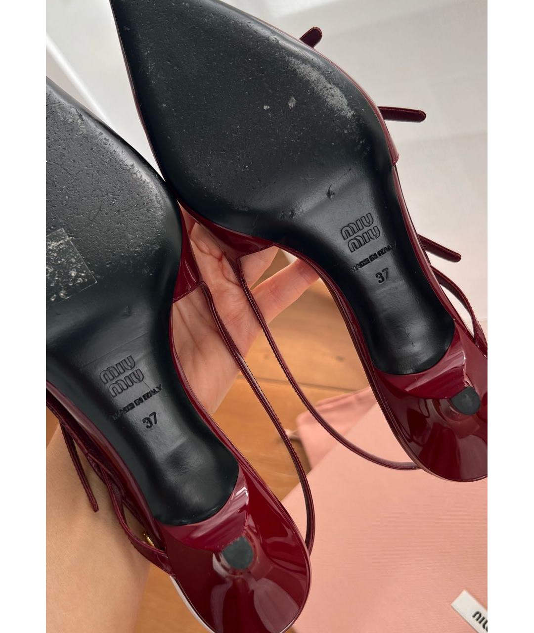 MIU MIU Бордовые мюли из лакированной кожи, фото 8
