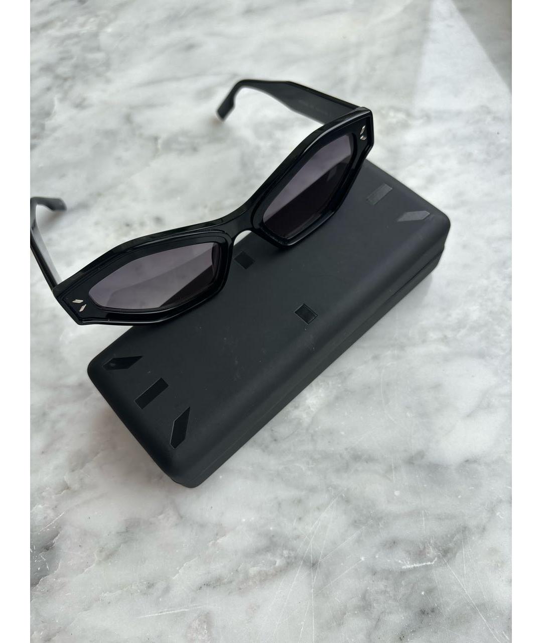 MCQ ALEXANDER MCQUEEN Черные пластиковые солнцезащитные очки, фото 4