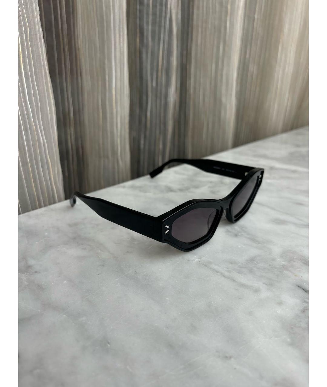 MCQ ALEXANDER MCQUEEN Черные пластиковые солнцезащитные очки, фото 2