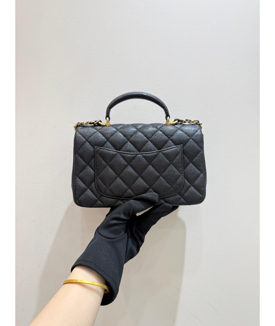 CHANEL Черная кожаная сумка с короткими ручками, фото 4