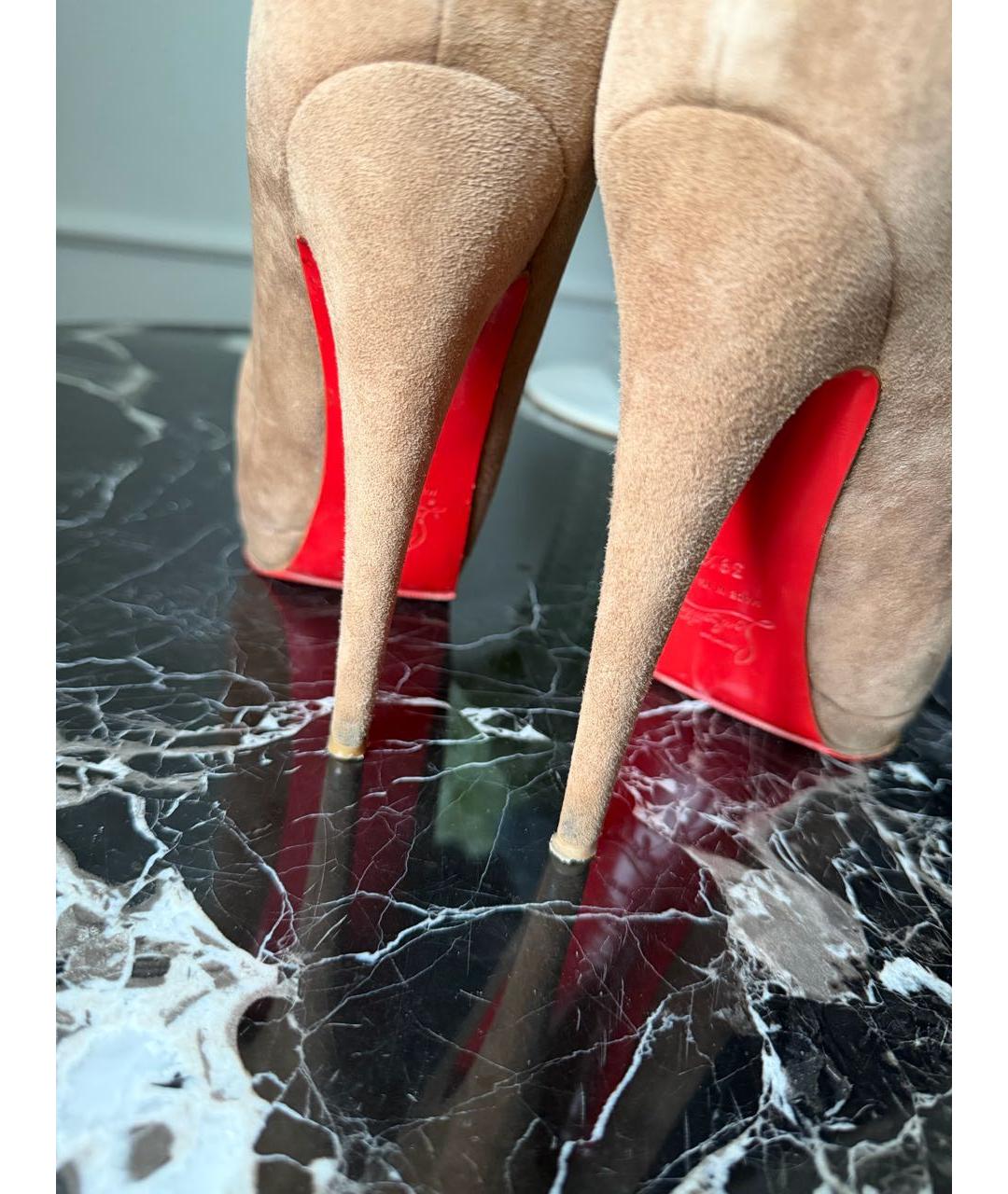 CHRISTIAN LOUBOUTIN Коричневые замшевые сапоги, фото 3