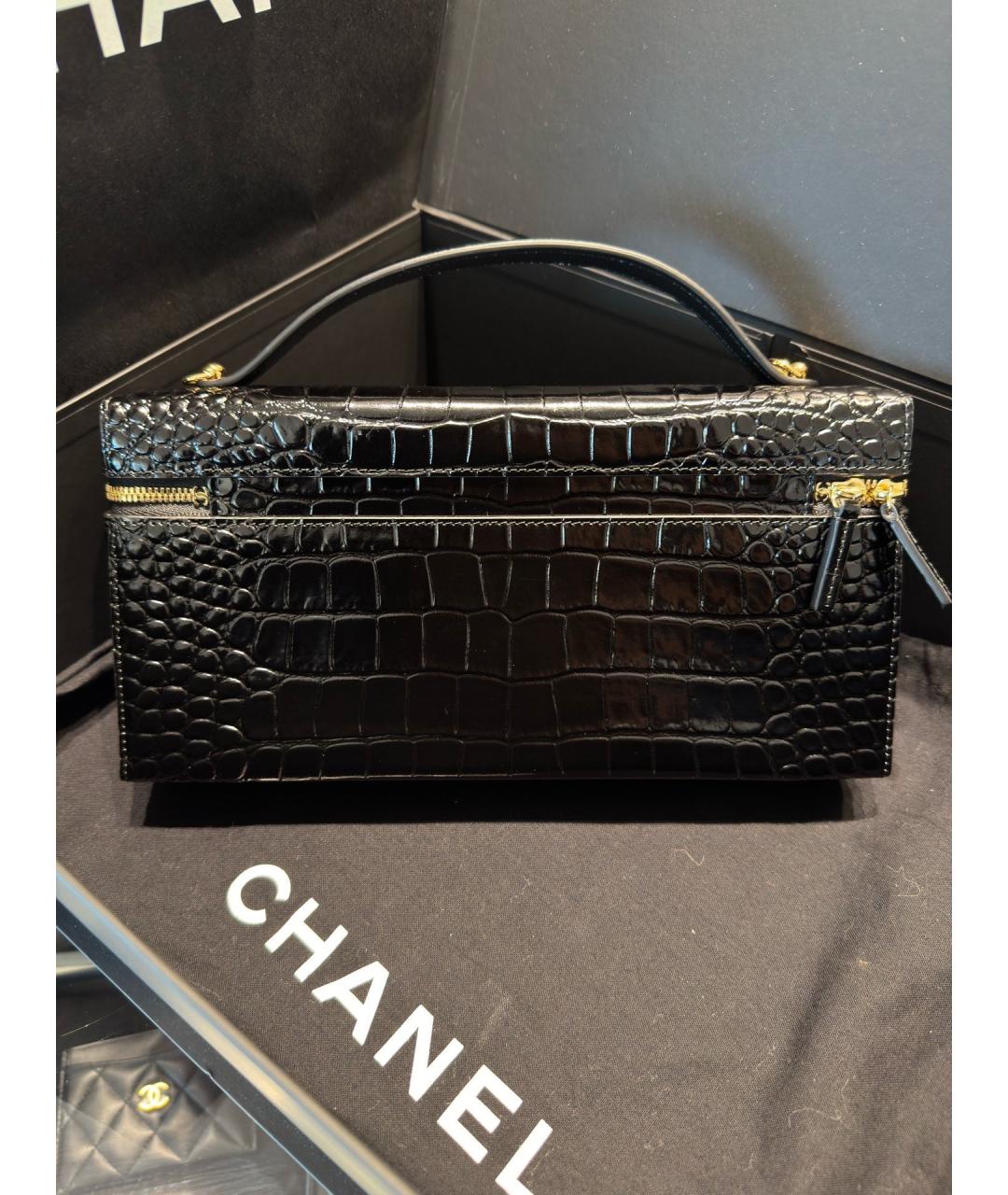 CHANEL Черная сумка с короткими ручками из кожи аллигатора, фото 2