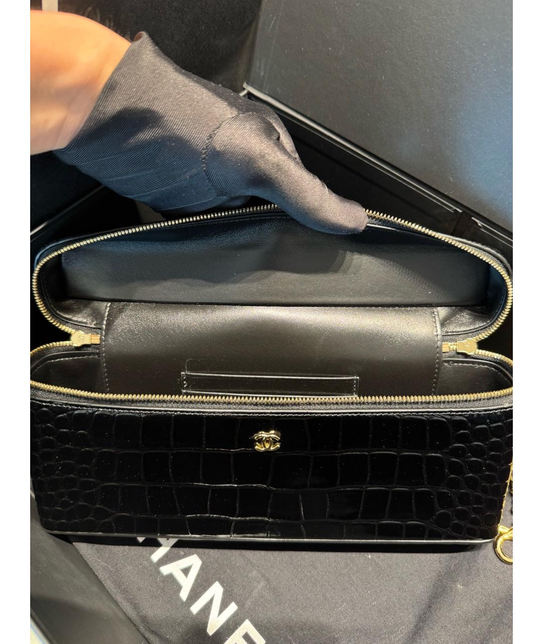 CHANEL Черная сумка с короткими ручками из кожи аллигатора, фото 7