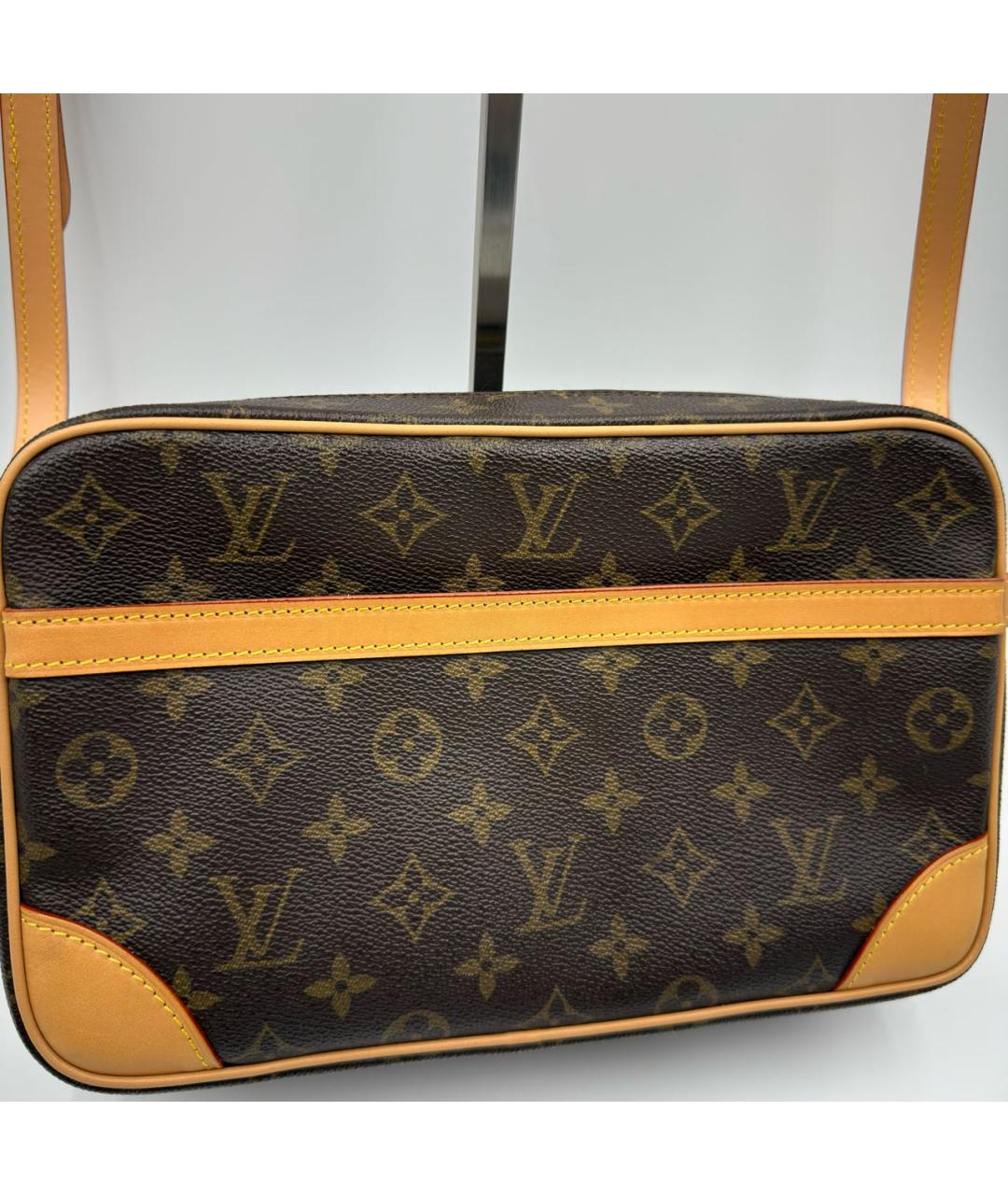 LOUIS VUITTON Коричневая кожаная сумка на плечо, фото 2