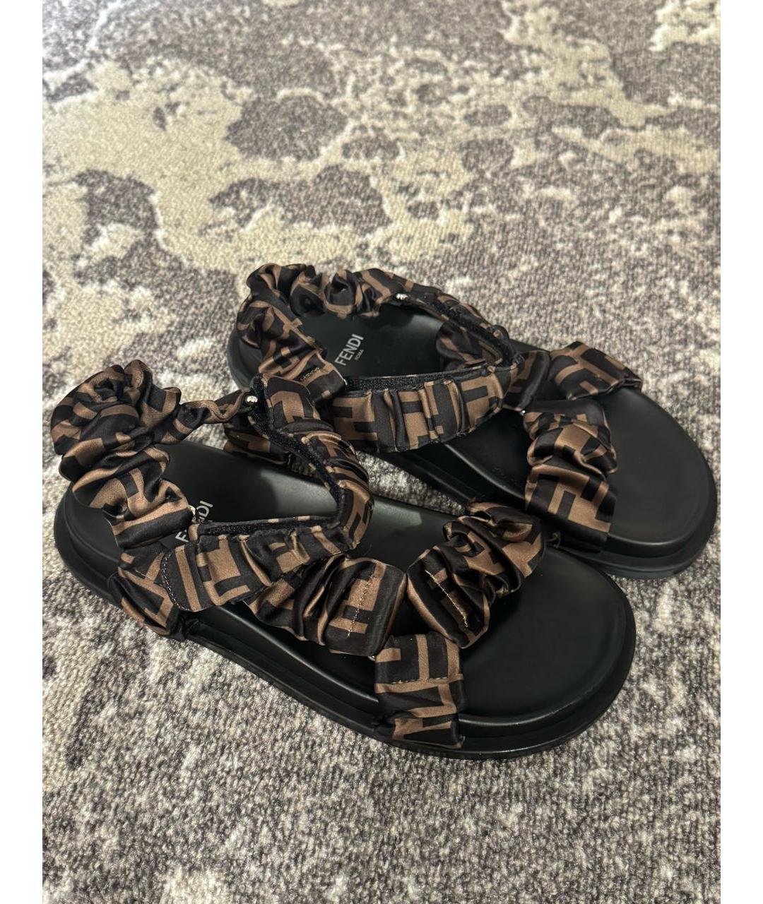 FENDI Коричневые босоножки, фото 4