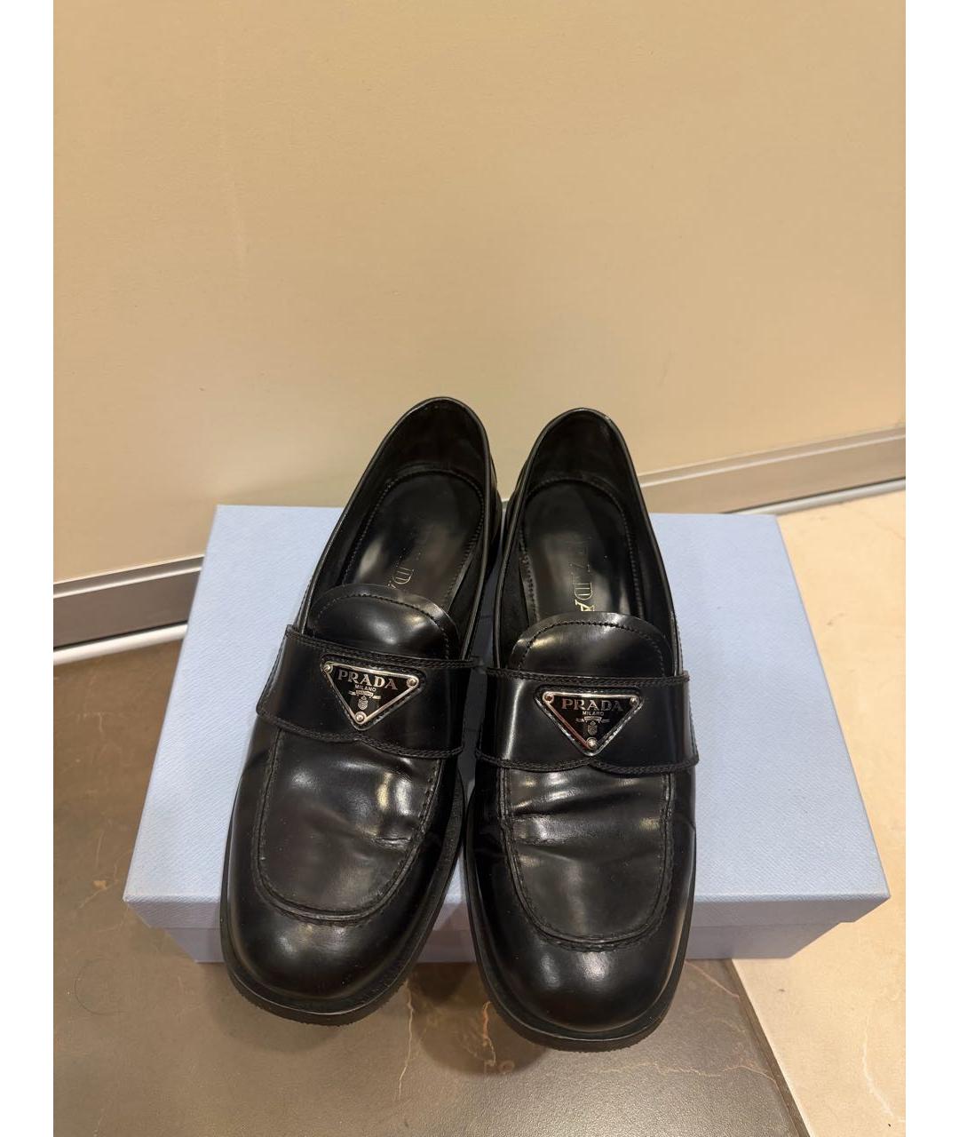 PRADA Черные кожаные лоферы, фото 2