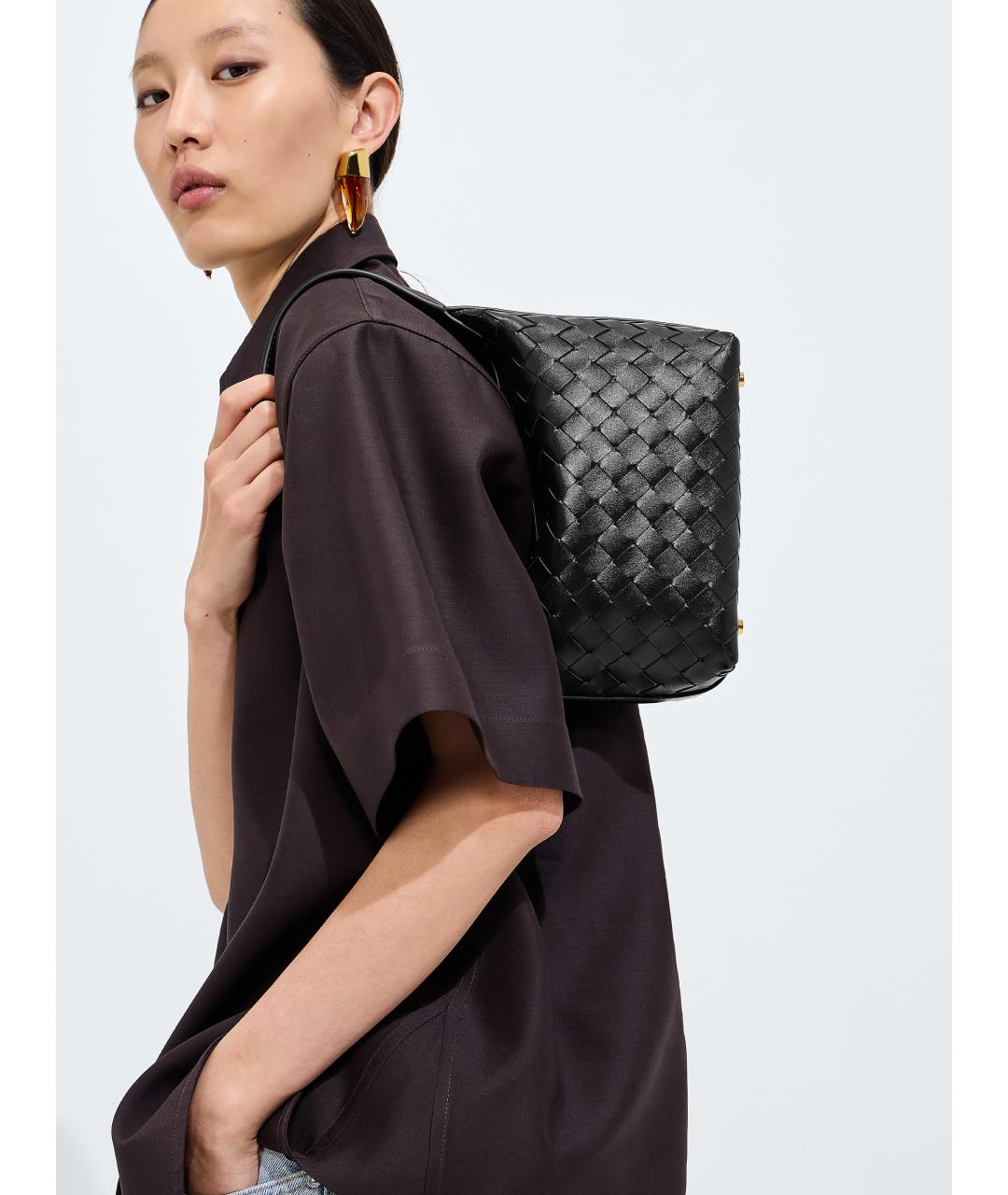 BOTTEGA VENETA Черная кожаная сумка через плечо, фото 5