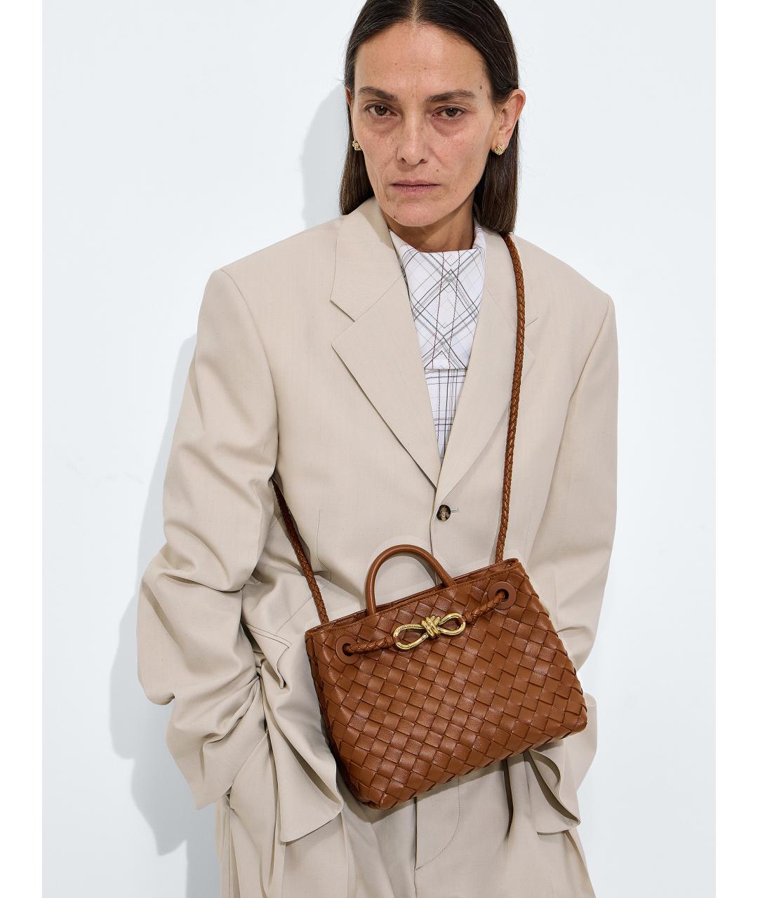 BOTTEGA VENETA Коричневая кожаная сумка тоут, фото 2