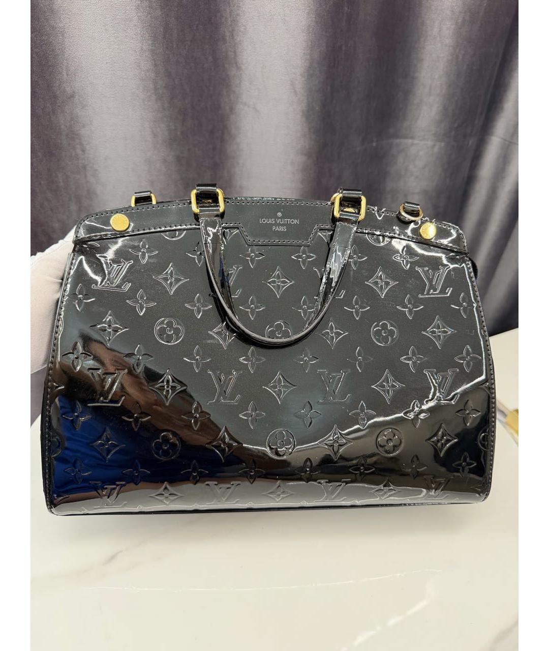 LOUIS VUITTON Черная сумка с короткими ручками из лакированной кожи, фото 7