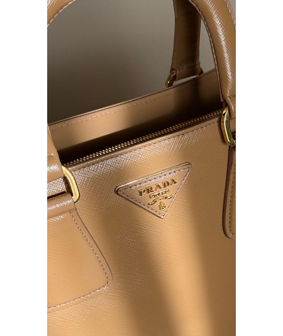 PRADA Горчичная кожаная сумка через плечо, фото 4