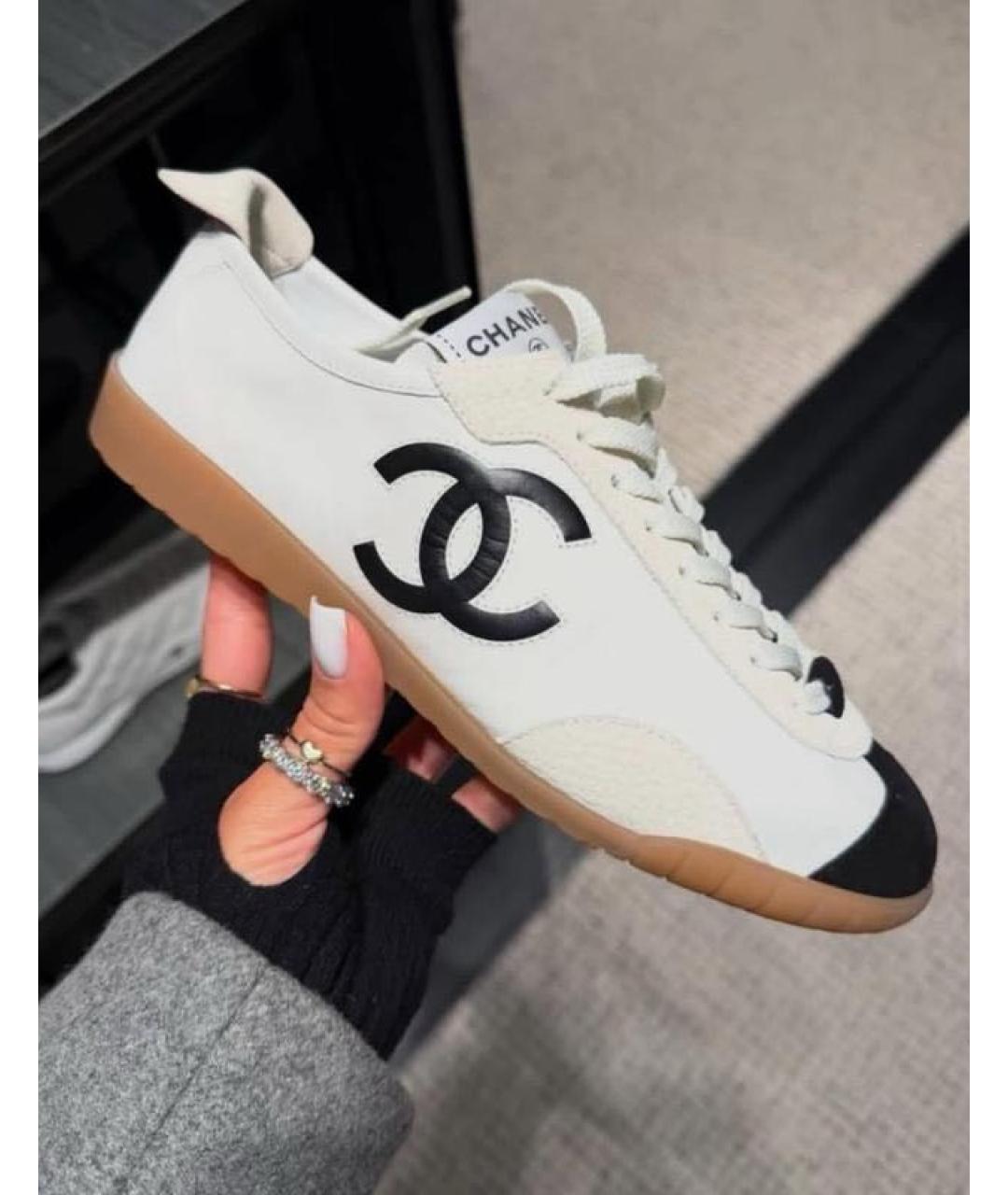 CHANEL Белые кожаные кеды, фото 2