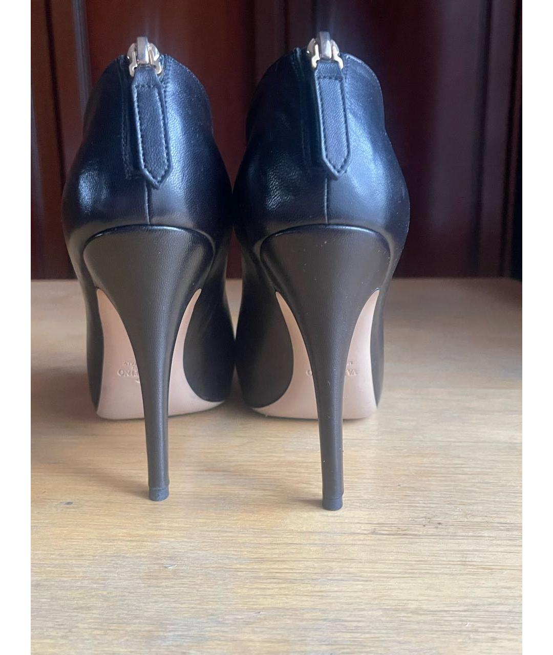 VALENTINO Черные кожаные ботильоны, фото 4