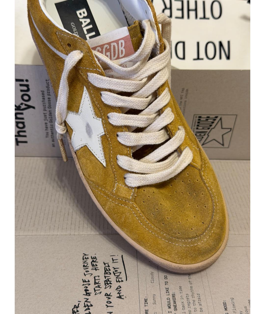 GOLDEN GOOSE Горчичные замшевые кеды, фото 2