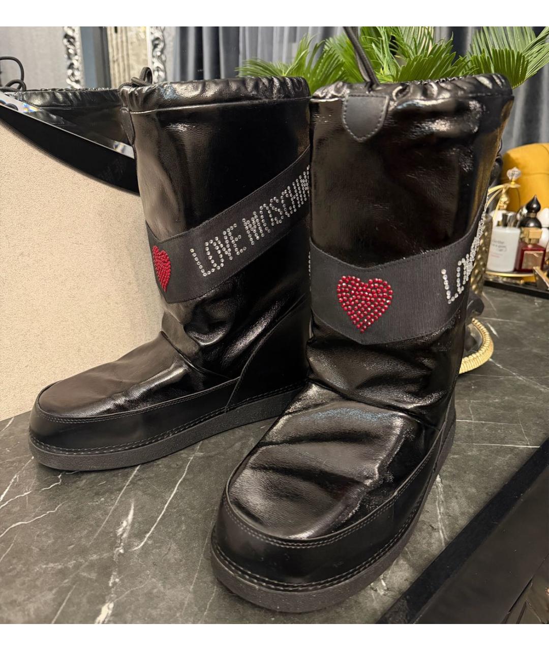 LOVE MOSCHINO Черные сапоги из лакированной кожи, фото 7