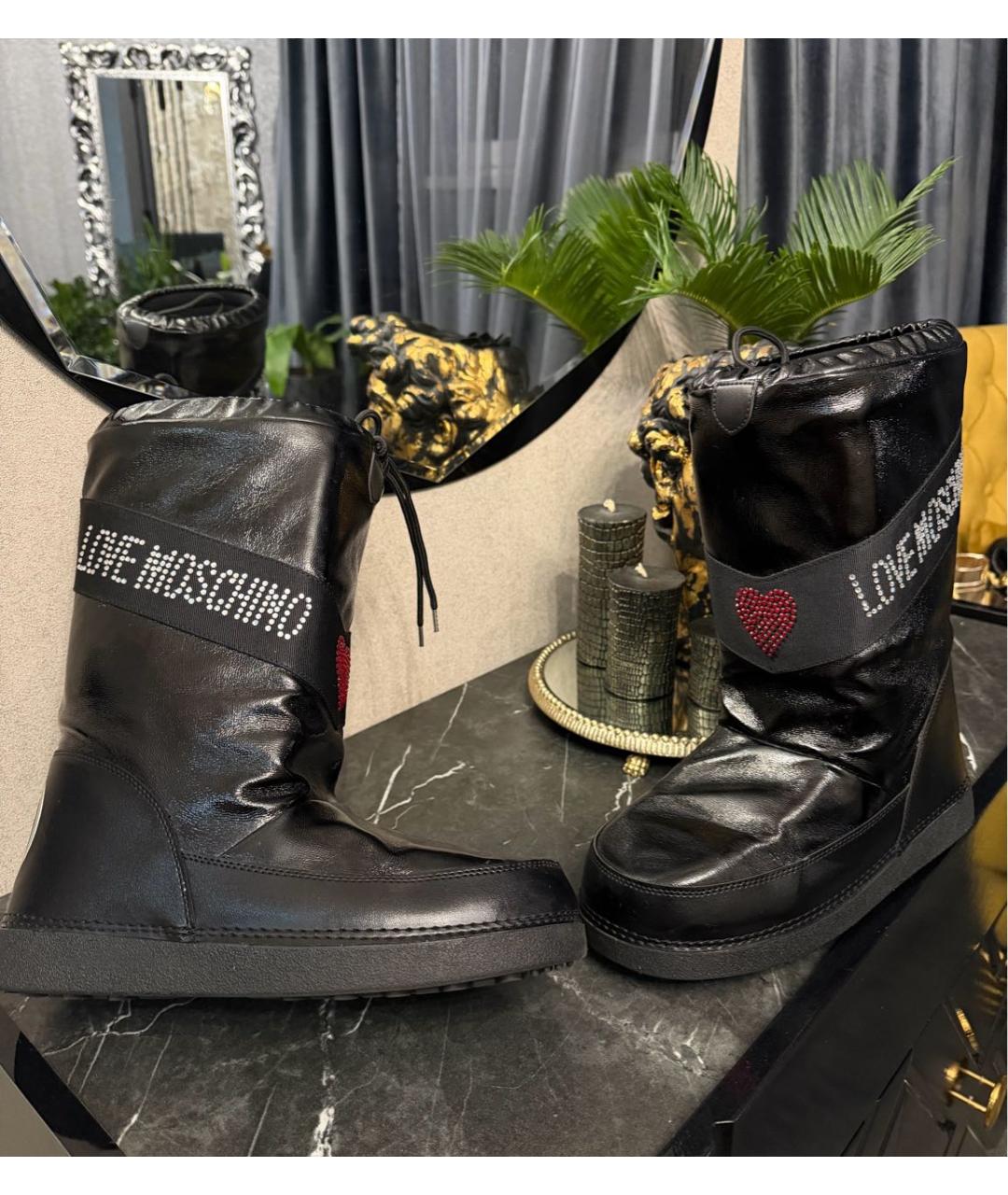 LOVE MOSCHINO Черные сапоги из лакированной кожи, фото 4