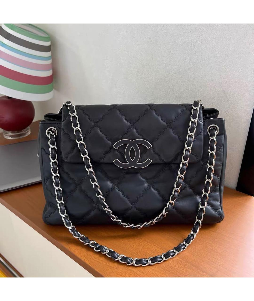 CHANEL Черная кожаная сумка через плечо, фото 6