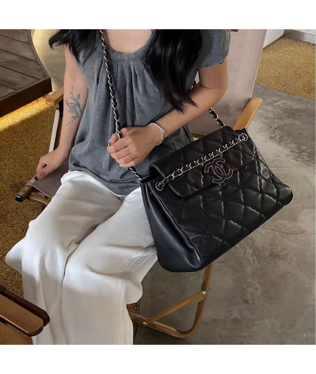 CHANEL Черная кожаная сумка через плечо, фото 4