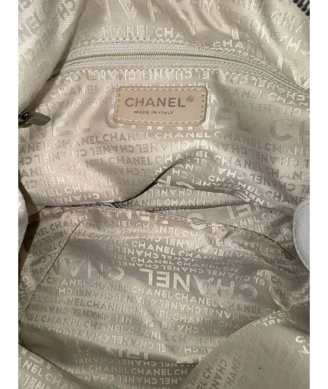 CHANEL Белая кожаная сумка с короткими ручками, фото 5