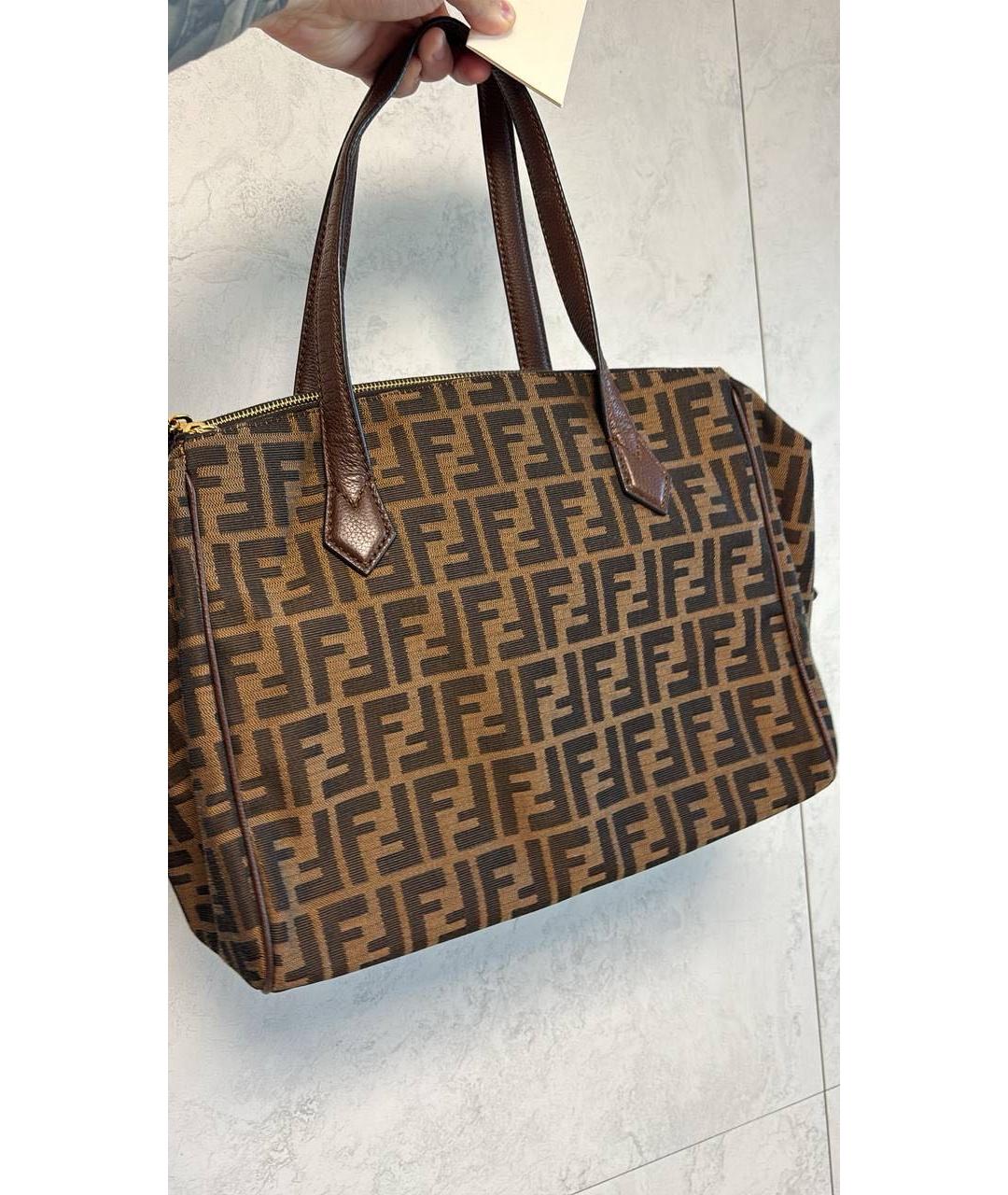 FENDI Коричневая сумка с короткими ручками из лакированной кожи, фото 6