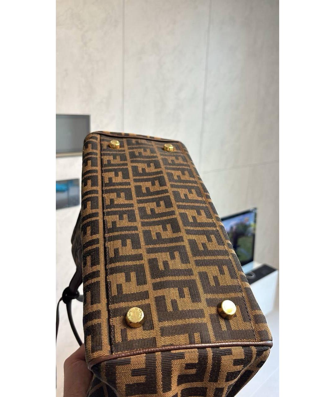 FENDI Коричневая сумка с короткими ручками из лакированной кожи, фото 5