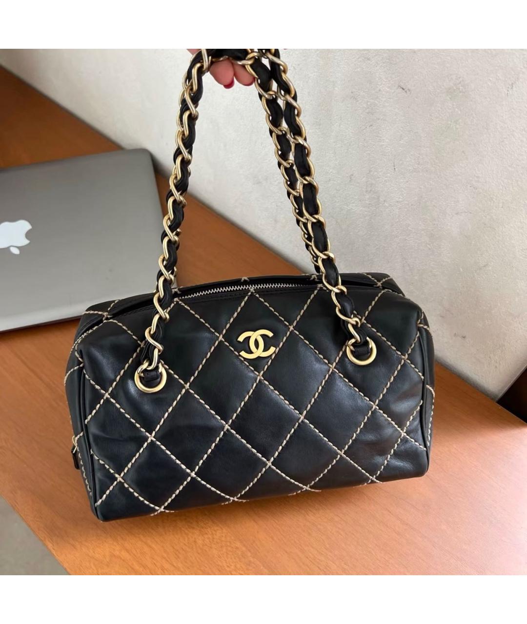 CHANEL Черная кожаная сумка с короткими ручками, фото 3