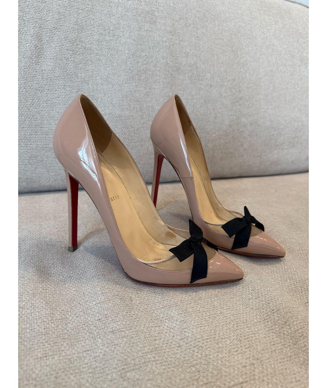 CHRISTIAN LOUBOUTIN Бежевые туфли из лакированной кожи, фото 5