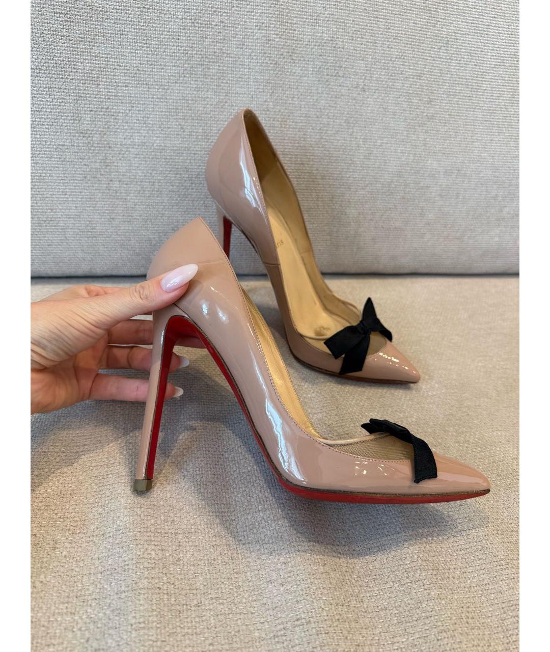 CHRISTIAN LOUBOUTIN Бежевые туфли из лакированной кожи, фото 3
