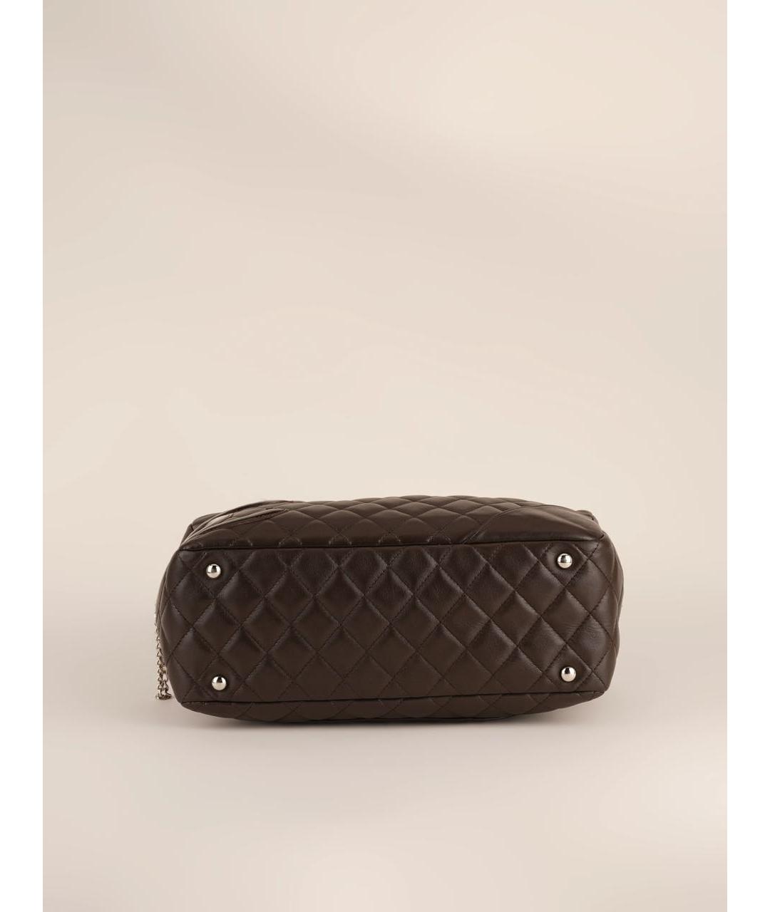CHANEL Коричневая кожаная сумка с короткими ручками, фото 5