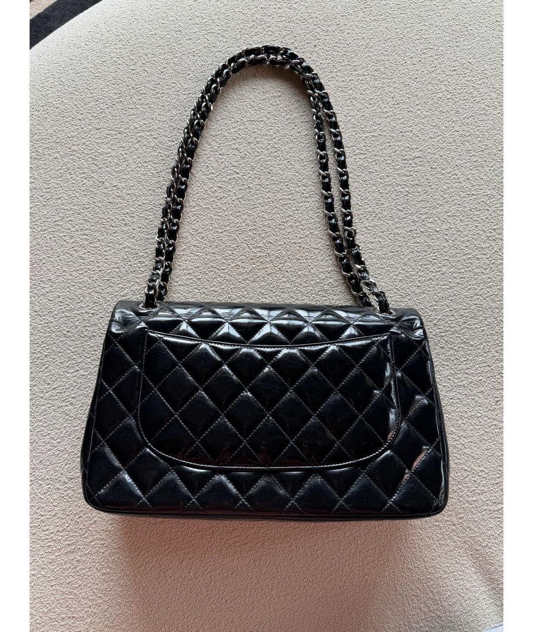 CHANEL Черная сумка через плечо из лакированной кожи, фото 3
