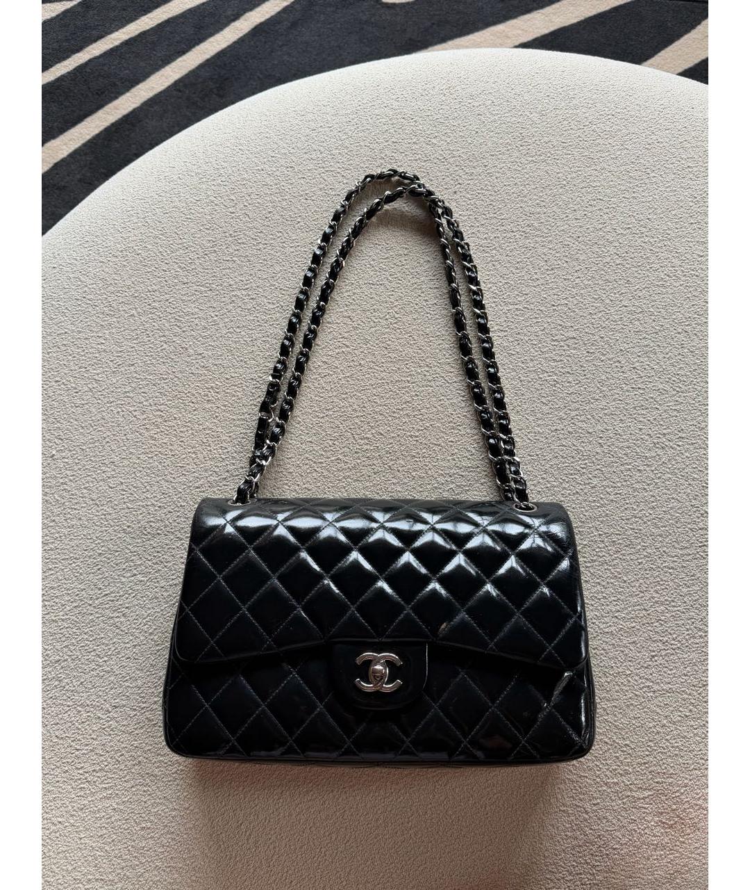 CHANEL Черная сумка через плечо из лакированной кожи, фото 9