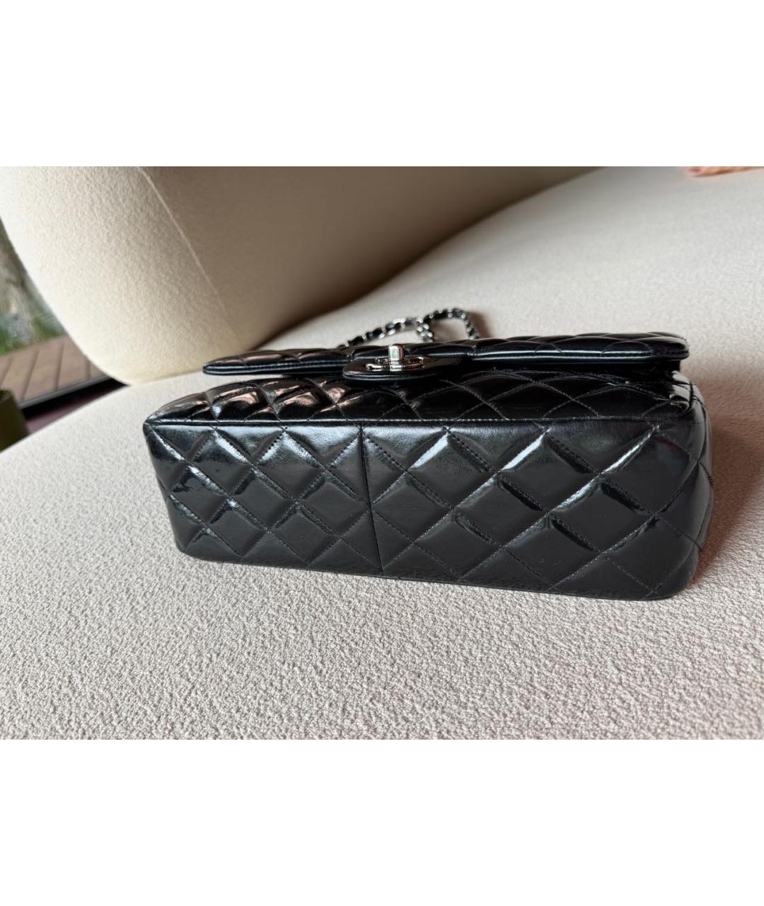 CHANEL Черная сумка через плечо из лакированной кожи, фото 8
